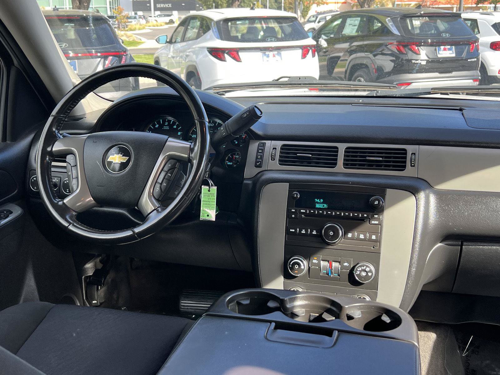 Used 2011 Chevrolet Avalanche LS AWD/4WD image 2