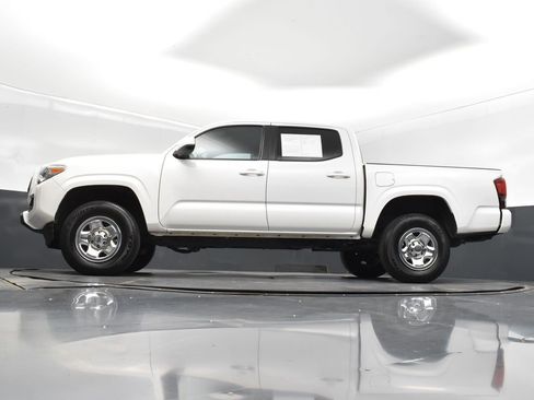 Used 2022 Toyota Tacoma SR w/ SR Convenience Package RWD image 34