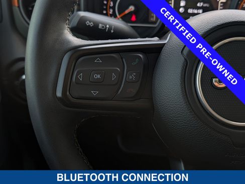 Used 2025 Jeep Gladiator Mojave w/ Convenience Group AWD/4WD image 32