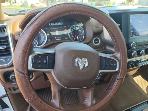 Used 2020 RAM 1500 Laramie AWD/4WD image 7