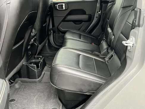 Used 2022 Jeep Gladiator Overland w/ Popular Equipment Package image 15