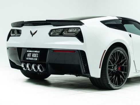 Used 2015 Chevrolet Corvette Z06 w/ 3LZ Preferred Equipment Group image 14