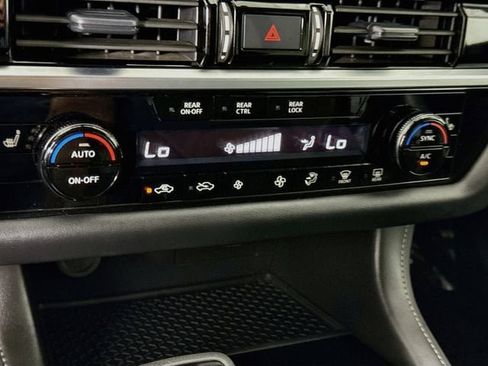 Used 2024 Nissan Pathfinder SV FWD image 15
