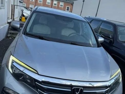 Used 2016 Honda Pilot EX image 3