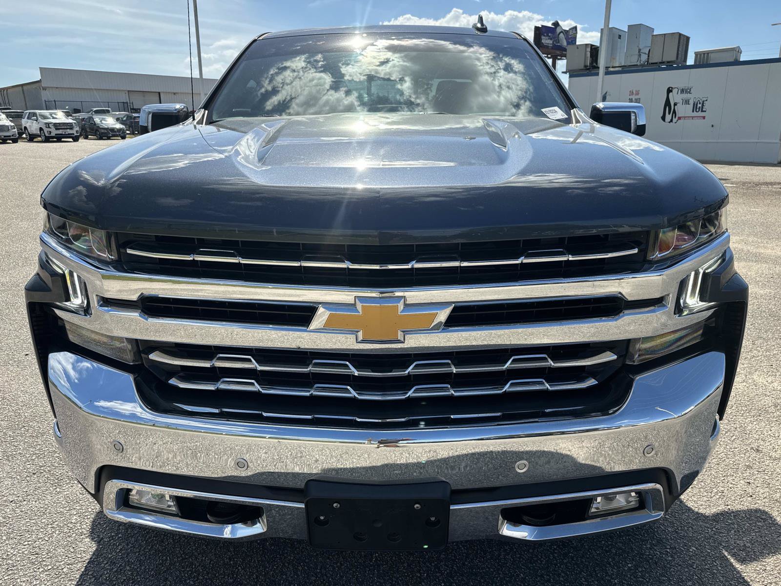 Used 2022 Chevrolet Silverado 1500 LTZ AWD/4WD image 9