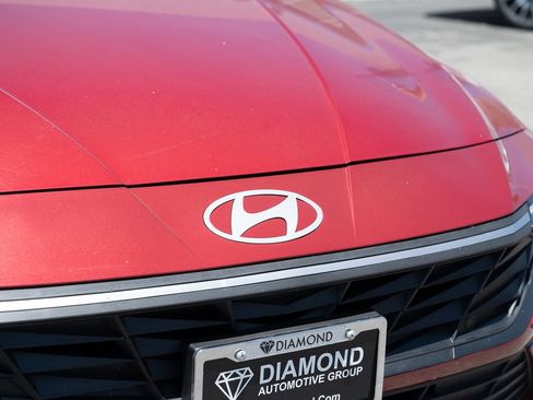 Used 2024 Hyundai Elantra SEL FWD image 11