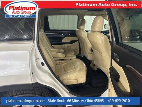 Used 2016 Toyota Highlander Limited image 31
