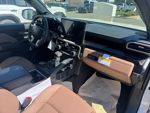 New 2026 Toyota 4Runner Limited AWD/4WD image 16