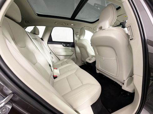 Used 2023 Volvo XC60 B5 Plus AWD/4WD image 44
