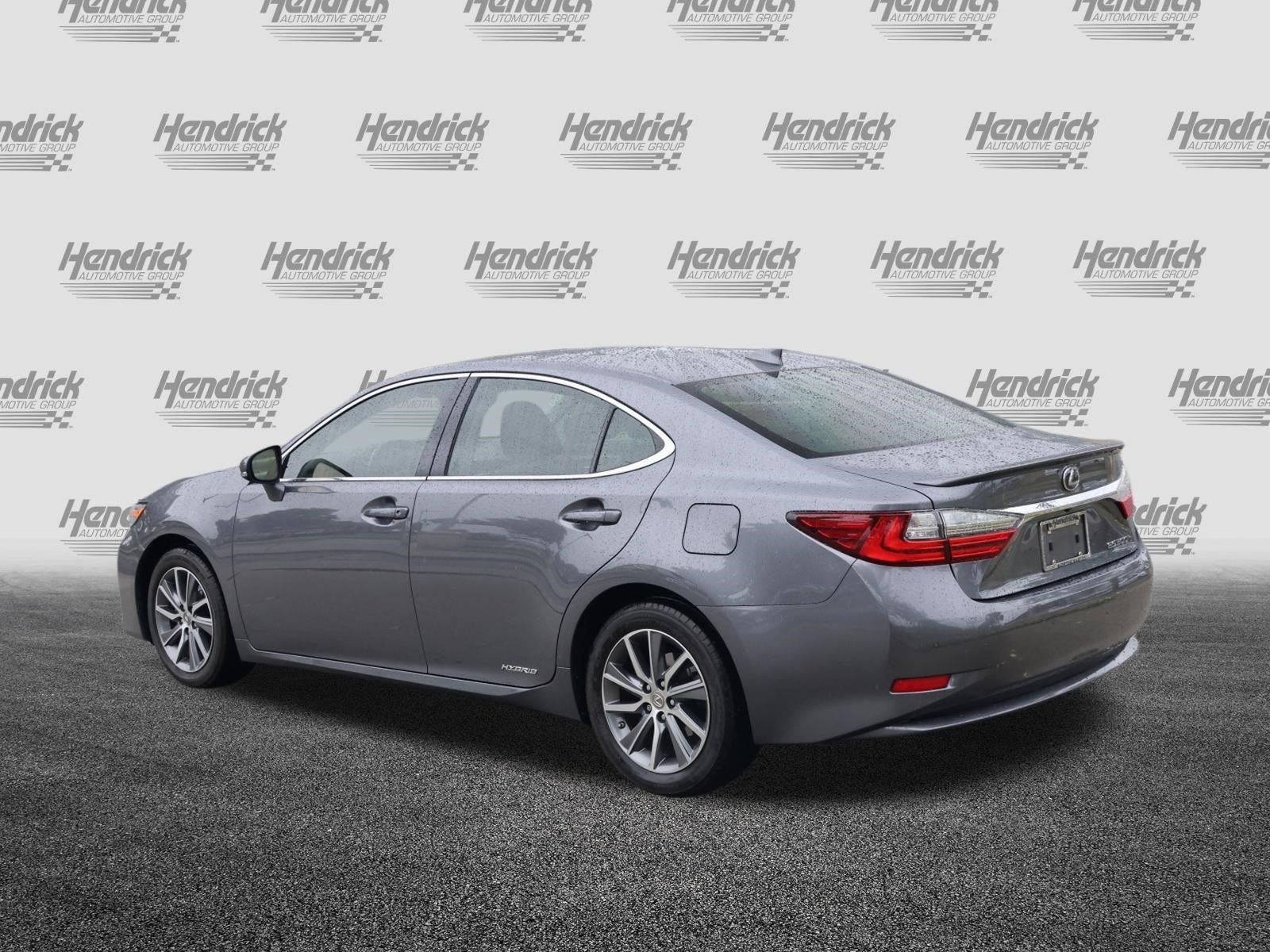 Used 2016 Lexus ES 300h w/ Luxury Package w/Wood Trim FWD image 7