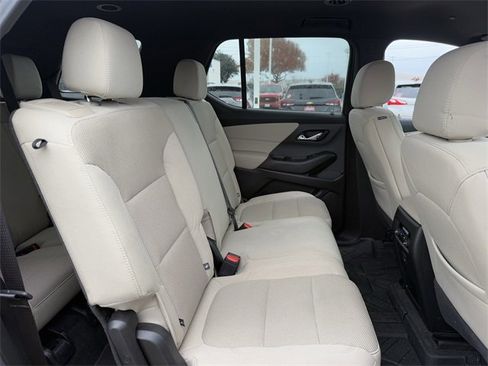 Used 2023 Chevrolet Traverse LS image 30