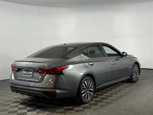 Used 2025 Nissan Altima 2.5 SV FWD image 7