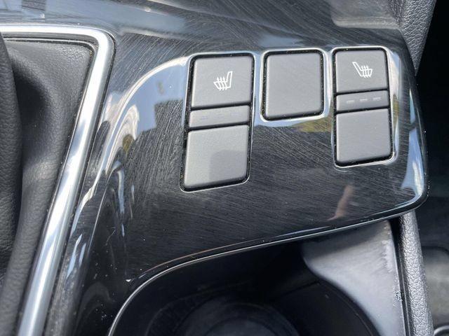 Certified 2025 Kia Sportage EX FWD image 4
