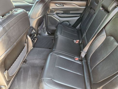 Used 2022 Jeep Grand Cherokee Overland image 41