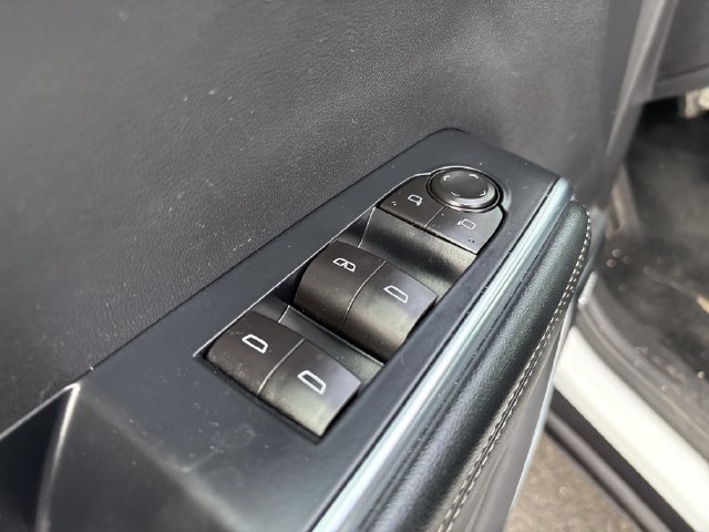 Used 2026 GMC Acadia Elevation w/ Elevation Premium Package FWD image 21