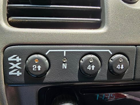 Used 2012 Chevrolet Colorado LT AWD/4WD image 32
