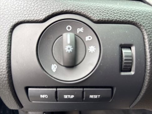 Used 2011 Ford Mustang Shelby GT500 w/ SVT Performance Pkg image 25