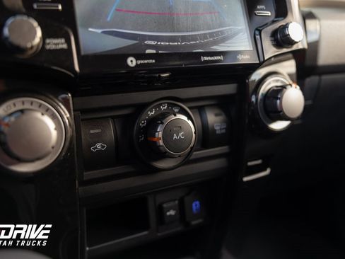 Used 2021 Toyota 4Runner TRD Off-Road Premium image 34