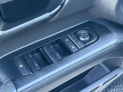 Used 2025 Toyota Tacoma SR5 image 32