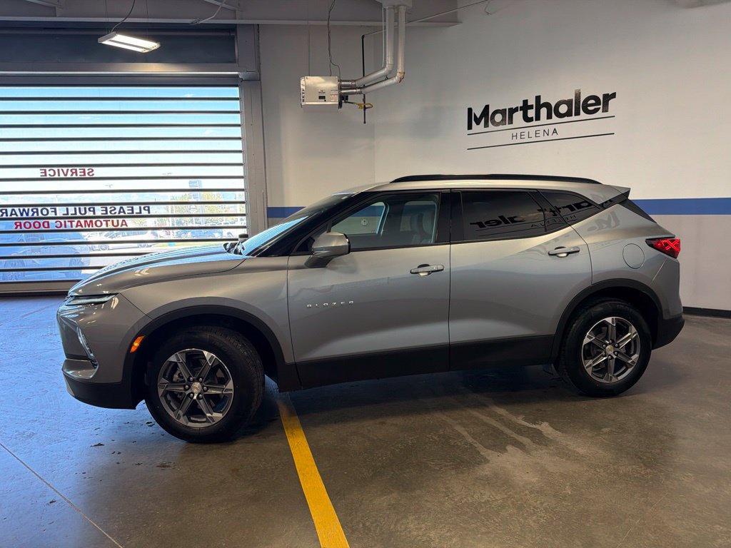 Used 2025 Chevrolet Blazer LT w/ Convenience Package AWD/4WD image 8