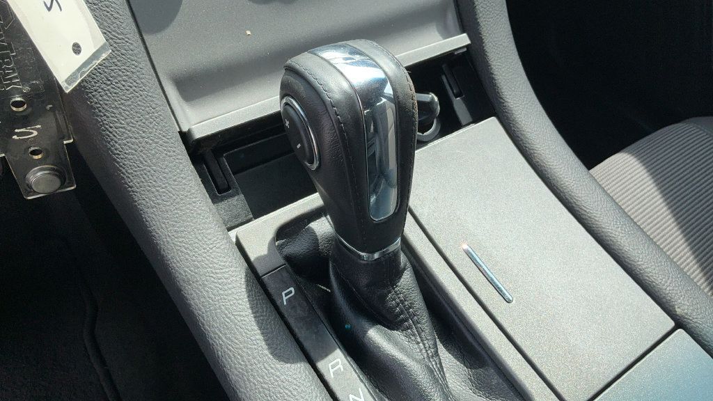 Used 2016 Ford Taurus SEL FWD image 13