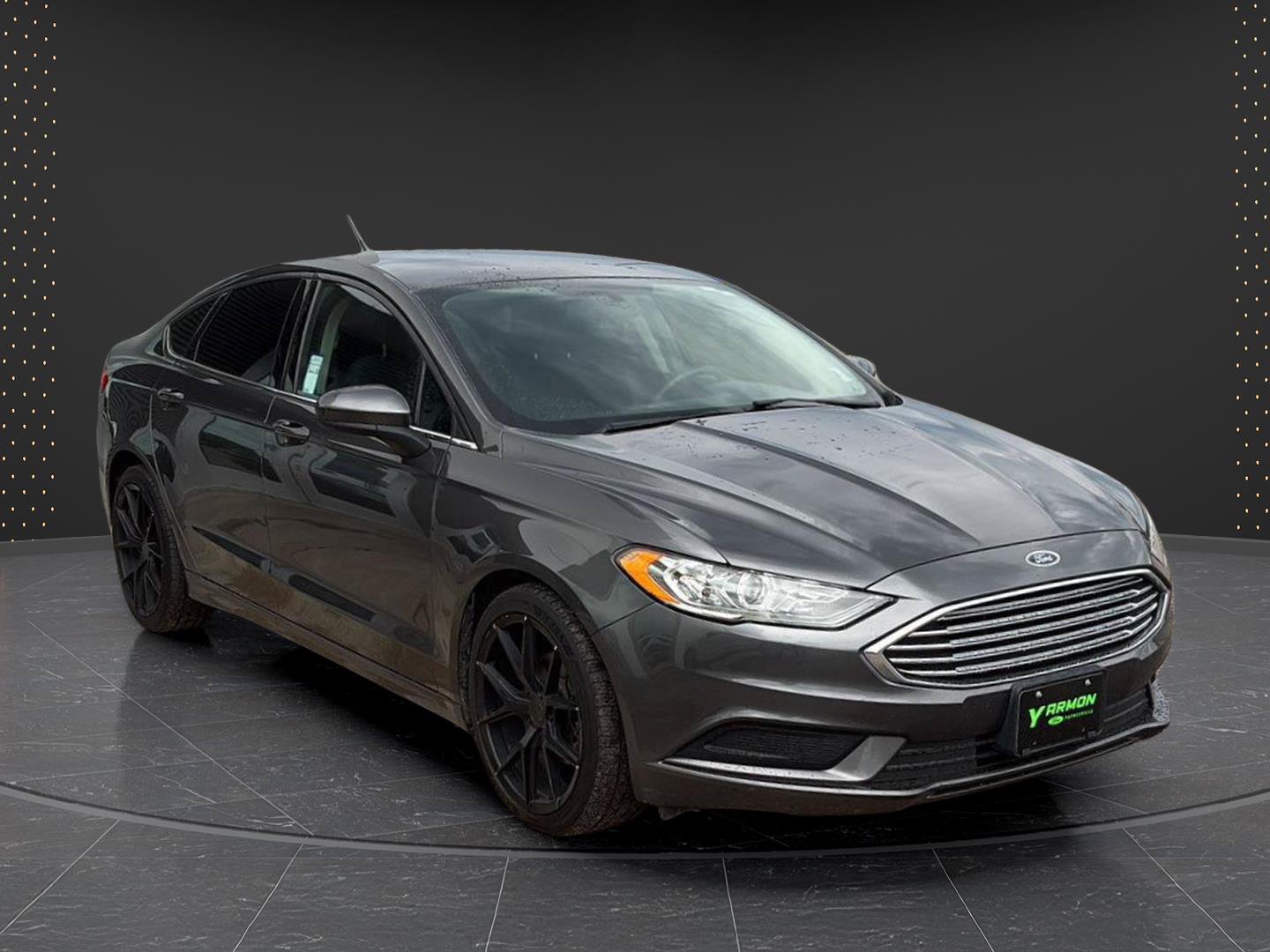 Used 2017 Ford Fusion SE w/ Fusion SE Technology Package FWD image 7