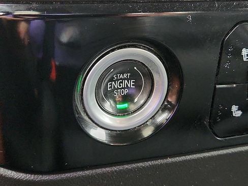 Used 2024 Chevrolet Silverado 1500 RST AWD/4WD image 19