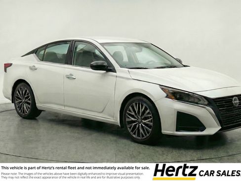 Used 2025 Nissan Altima 2.5 SV FWD image 1