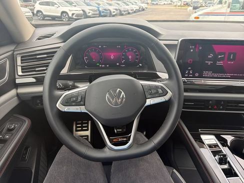 Certified 2025 Volkswagen Atlas Peak Edition SE AWD/4WD image 14