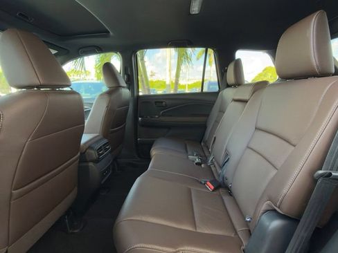 Used 2025 Honda Passport EX-L image 7