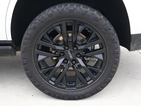 Used 2023 GMC Yukon AT4 w/ Technology Package image 10