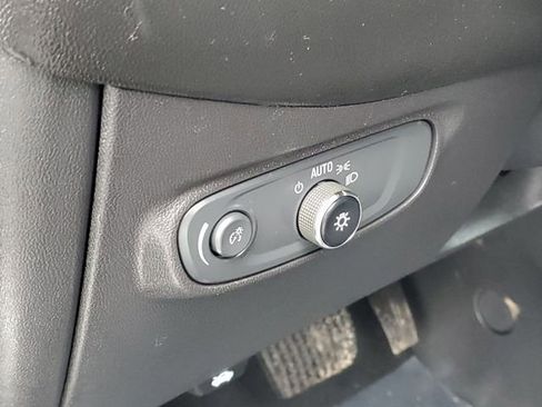 Used 2022 Chevrolet Equinox LT image 10