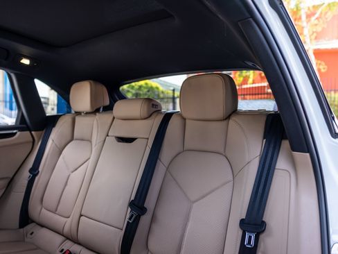 Used 2024 Porsche Macan AWD/4WD image 29
