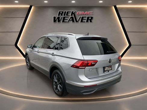 Used 2024 Volkswagen Tiguan SE AWD/4WD image 4