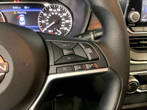 Used 2025 Nissan Altima 2.5 SV FWD image 19