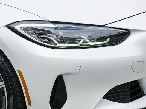 Used 2023 BMW 430i Convertible w/ Premium Package image 9