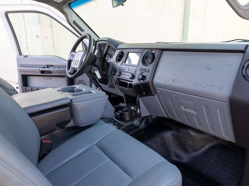 Used 2015 Ford F250 XL w/ Power Equipment Group RWD image 13