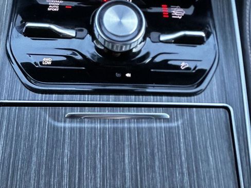 New 2023 Jeep Wagoneer Series III w/ Premium Group I image 34