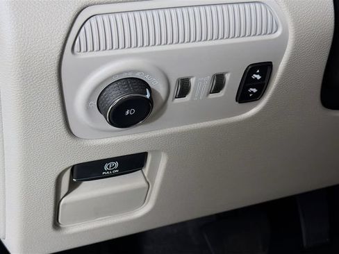Used 2023 Jeep Wagoneer 2WD w/ Convenience Group I image 12