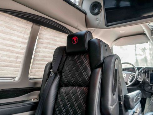 Used 2023 Chevrolet Express 2500 image 73