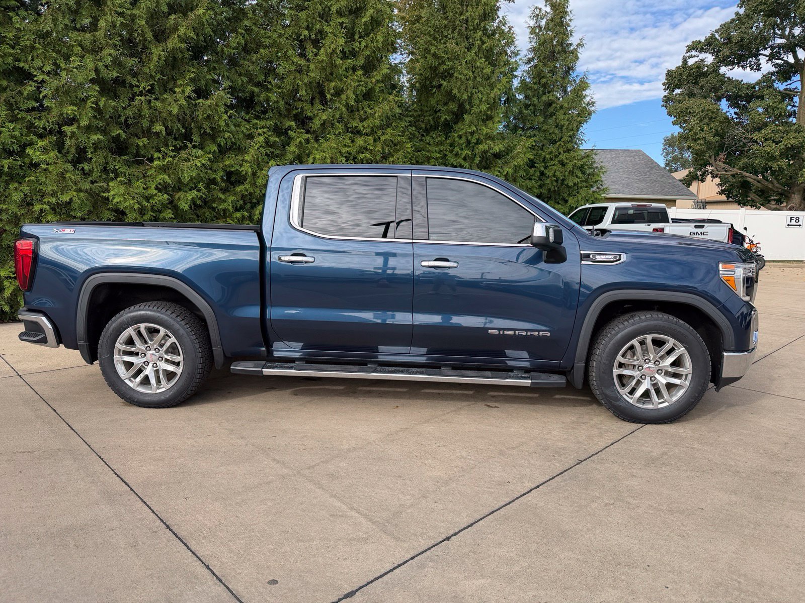 Used 2021 GMC Sierra 1500 SLT w/ SLT Premium Plus Package AWD/4WD image 33