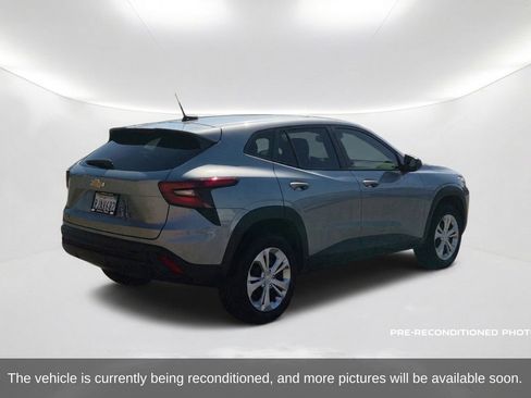 Used 2024 Chevrolet Trax LS FWD image 6