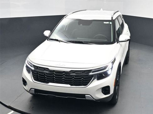 New 2026 Kia Seltos EX image 22