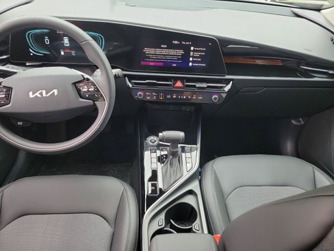 New 2026 Kia Niro EX FWD image 9