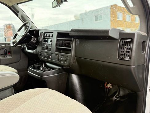Used 2019 Chevrolet Express 3500 w/ Power Convenience Package RWD image 20
