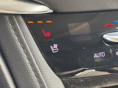 Used 2019 Cadillac XT5 Premium Luxury image 46