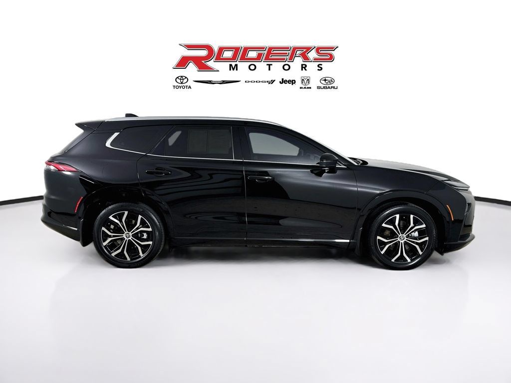 Certified 2025 Toyota Crown Signia AWD/4WD image 14