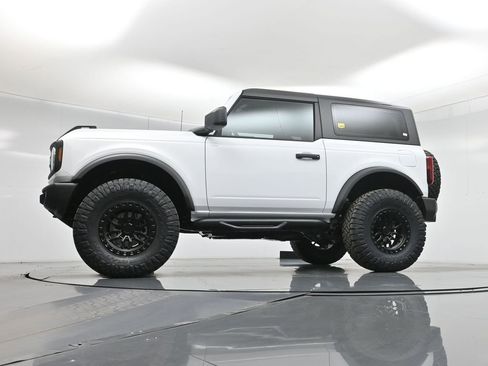 New 2025 Ford Bronco Base image 7