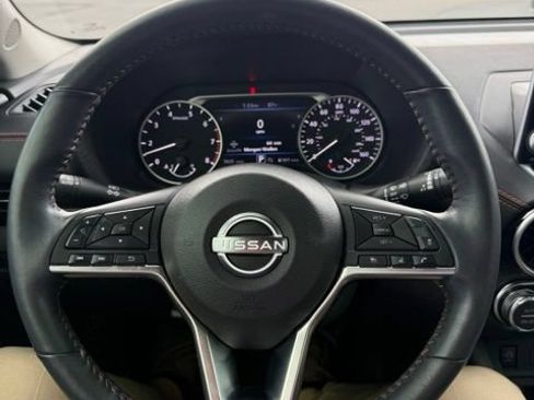 Used 2025 Nissan Sentra SR w/ SR Premium Package FWD image 13