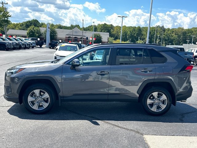 Used 2024 Toyota RAV4 XLE w/ Convenience Package FWD image 7
